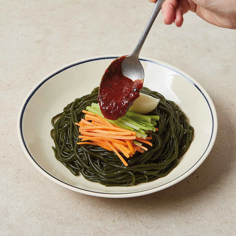 taste and try 3 set Mixed Noodle Set: Seaweed + Kelp + Tofu Noodles 3가지 혼합세트를 맛보세요 - 건강면 세트: 미역소바 + 다시마비빔밥 + 두부비빔밥