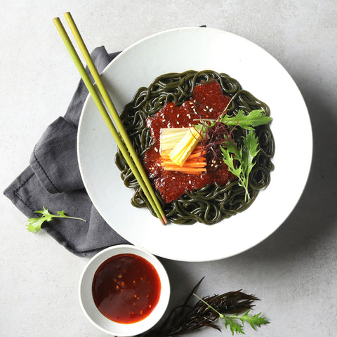 [BUY 1 BOX GET FREE 5] Diet-Friendly Kelp Noodle with Spicy Bibim Sauce 저칼로리 다시마 비빔면 – 맛있고 건강한 식이섬유 가득